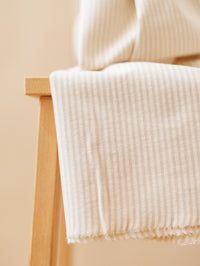 Cotton Seersucker - Thin stripes / Ecru + Grey