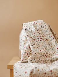 Cotton Poplin / Dainty flowers