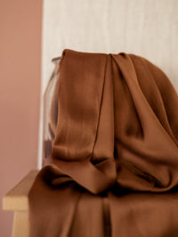 Viscose satin / Golden chocolate