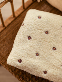 Teddy / embroidered flowers