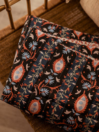 Quilted cotton / Vintage  Folk flowers