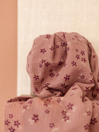 Muslin / mauve flowers