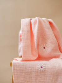 Muslin / Embroidered daisies